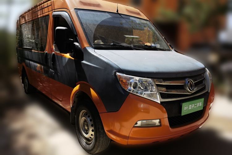 Used Dongfeng Yufeng 2018 2.5T Logistics Vehicle A100 Long Wheelbase Mid-Roof 5-9 Seater China V Emission Standard ZD25