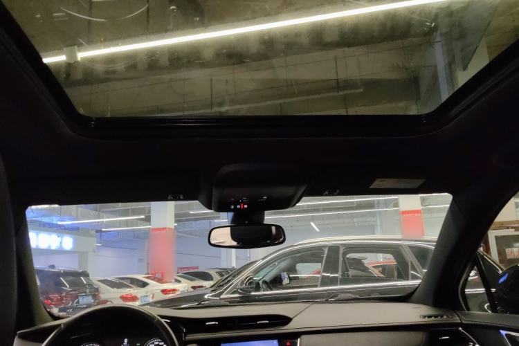 Used Cadillac XT5 2022 2.0T Two-Wheel Drive Luxury Version
