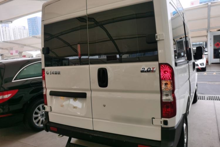 Used Dongfeng Yufeng Yufeng 2023 V9+ 2.0T Manual Front-Drive Multi-Function Short-Chassis Mid-Height 5/6-Seater