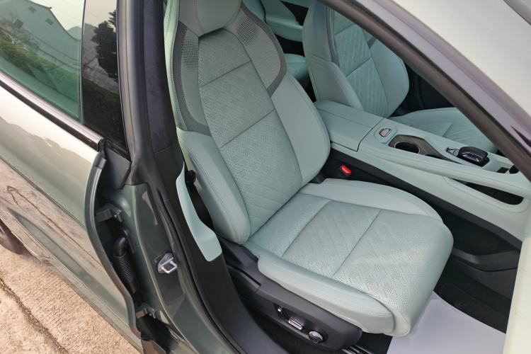 Used Zeekr 001 2025 WE Edition 100 kWh Rear-Wheel Drive
