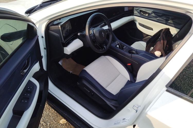 Used Lingxi L 2025 Model—Player No. 1 Plus Super Double-Up Optional Package
