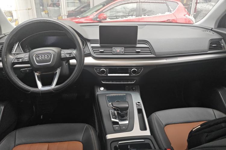 Used Audi Q5L 2020 Updated 40 TFSI Prestige Fashion Edition Center Console