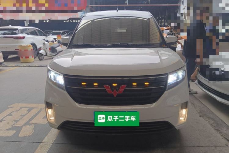 Used Wuling Hongguang PLUS 2019 1.5T Manual Luxury 7-Seater Front