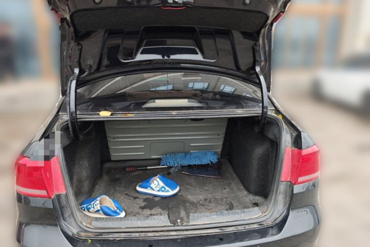 Used Volkswagen Santana 2015 1.4L Manual Fashion Edition Trunk