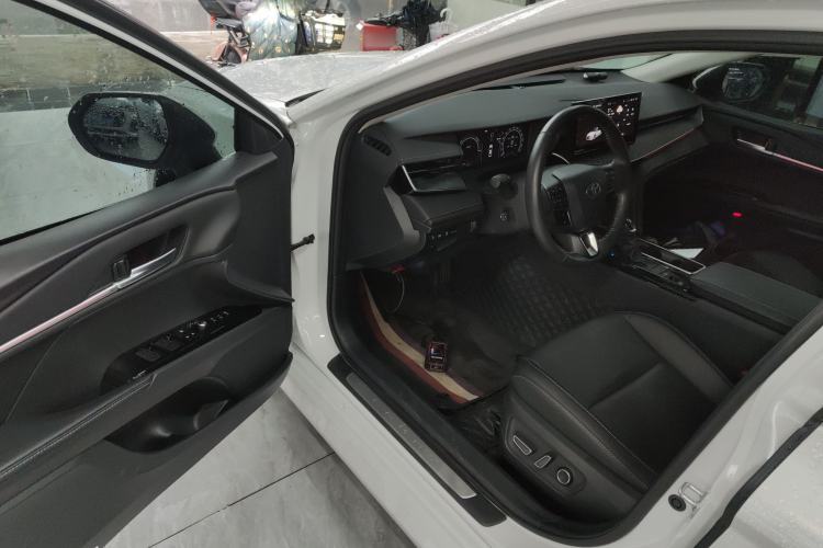 Used Toyota Camry 2024 Dual-Engine 2.5HG Prestige Edition Driver Seat