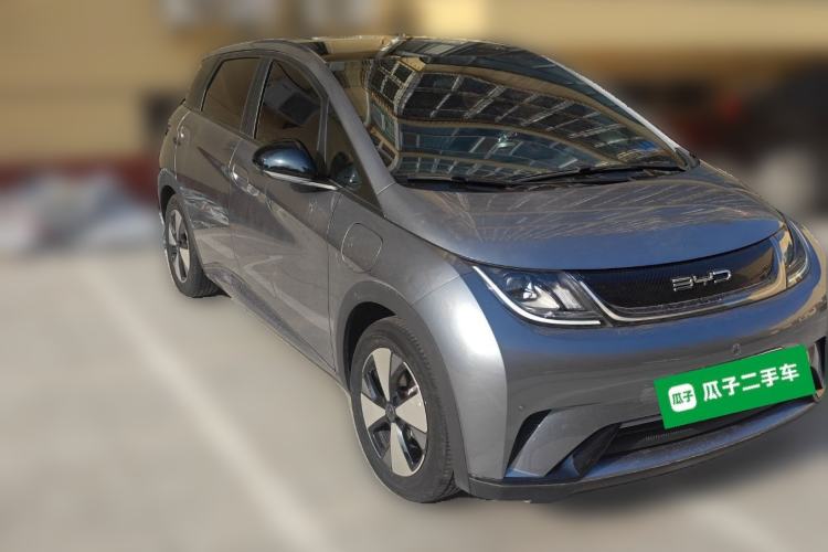 Used BYD Dolphin 2023 420 km Fashion Edition Front Right 45 Deg