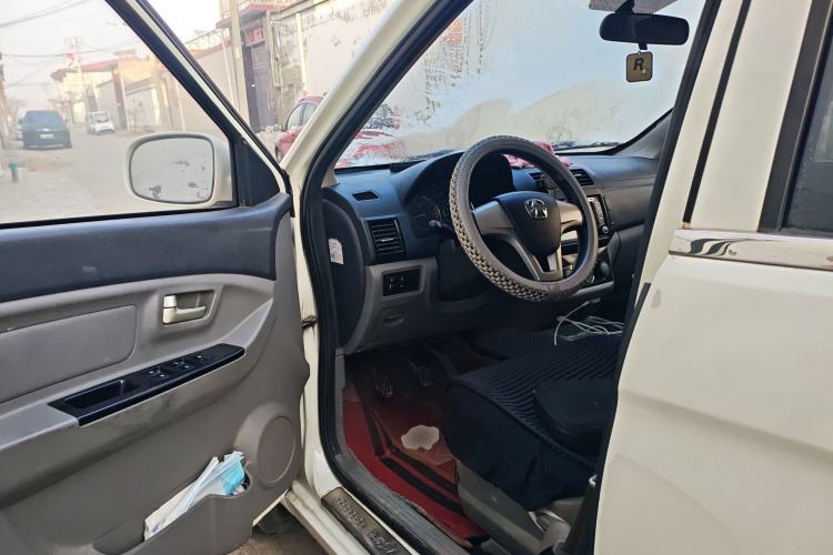 Used BAIC Weiwang M20 2014 1.5L Basic Version DAM15DL Driver Seat