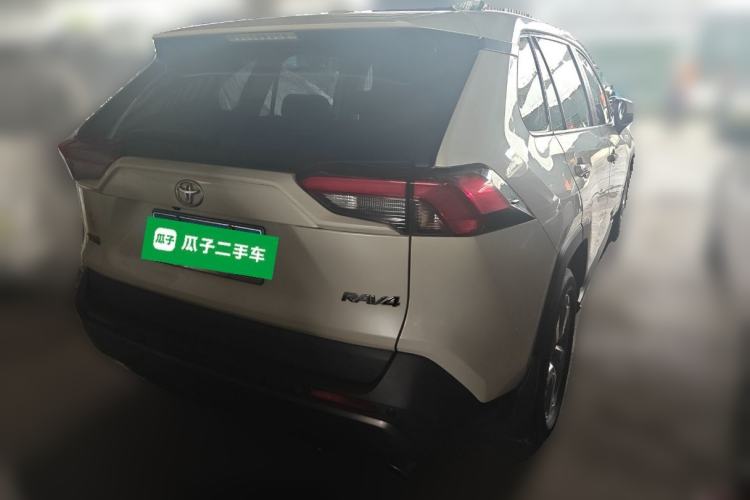 Used Toyota RAV4 2020 2.0L CVT Two-Wheel Drive Fashion Edition Rear Right 45 Deg