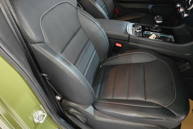 Used BAIC Off-Road BJ40 2023 2.0D Automatic Four-Wheel Drive Blade Hero Edition Adventurer Type (with Front and Rear Electronic Locks)
