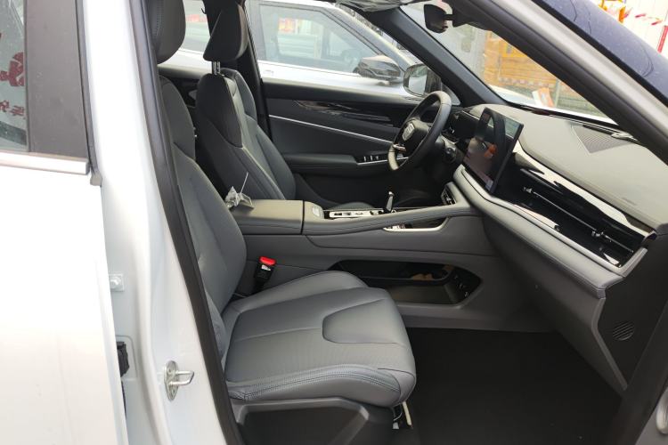 Used Geely Auto Emgrand X7 Sport 2026 Model 1.5TD Aspirational Right Front Seat