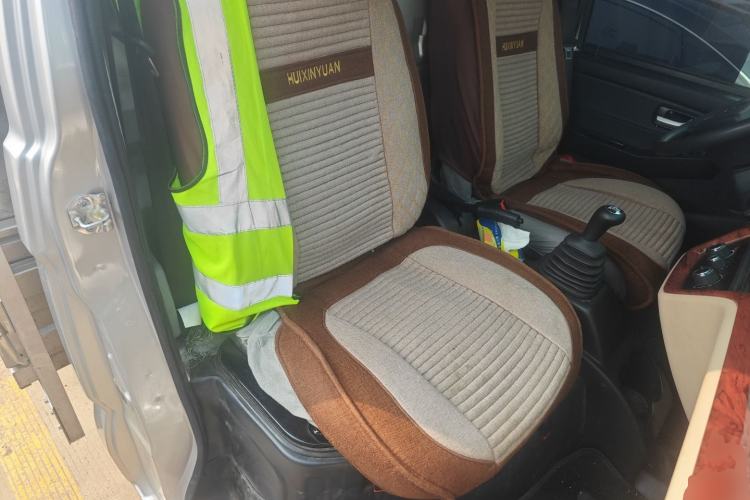 Used CHANGAN KUAYUE Wang X7 2025 1.6L Single-Row Double Rear Wheels Dong'an DAT18R 3.7 Meters Right Front Seat