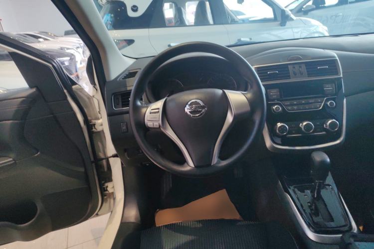 Used Nissan Tiida 2016 1.6L CVT Cool Dynamic Edition Steering Wheel