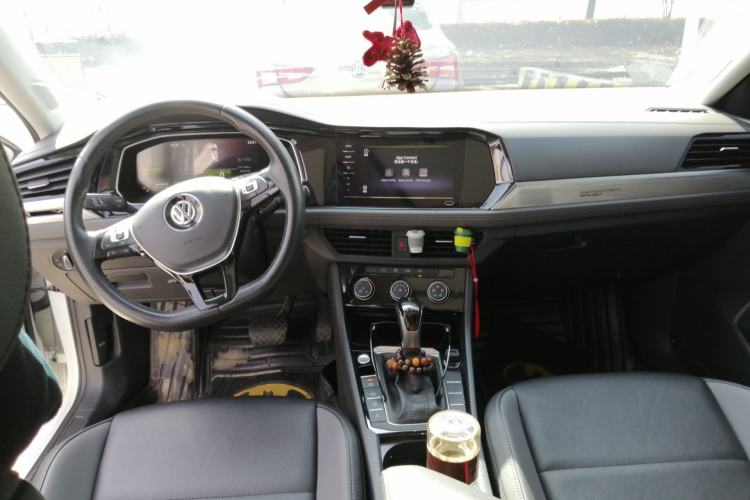 Used Volkswagen Sagitar 2021 280TSI DSG Comfort Connect Edition Center Console