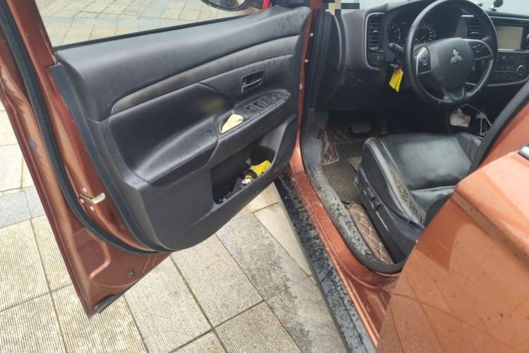 Used Mitsubishi Outlander 2013 2.4L 4x4 Luxury Navigation Edition 5 Seats
