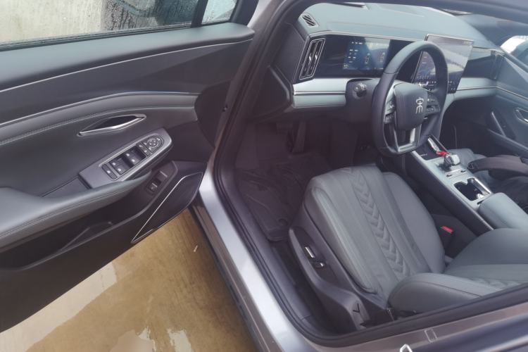 Used BYD Song L DM-i 2025 Intelligent Driving Version 112 km Beyond-Range Type Driver Seat