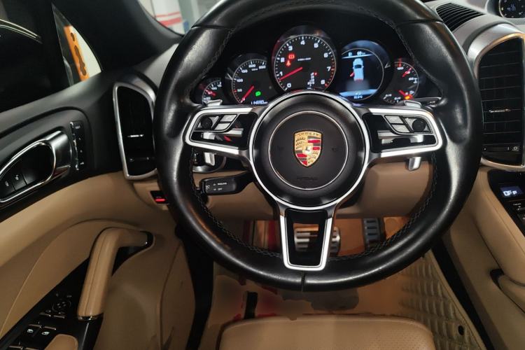 Used Porsche Cayenne 2015 Cayenne 3.0T Steering Wheel