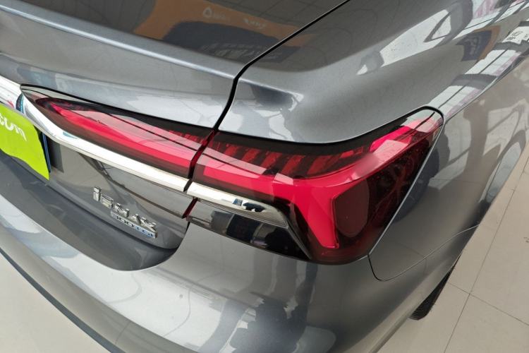 Used Roewe i6 MAX 2020 300TGI Automatic Cool & Stylish Skyroof Edition