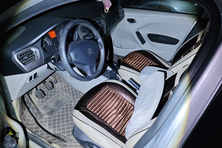 Used Peugeot 301 2014 1.6L Manual Comfort Edition
