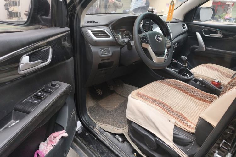 Used SWM X7 2016 1.5T Manual Luxury Edition 7 Seats Driver Seat