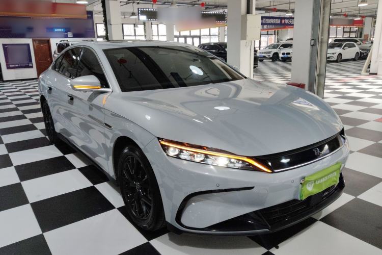 Used BYD Han 2025 DM-i 125KM Elite Model Front Right 45 Deg