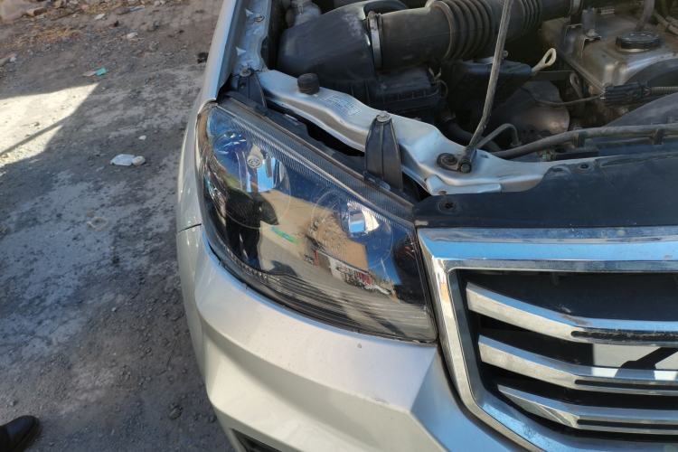 Used Great Wall Wingle 5 2017 2.4L European-spec Gasoline 2WD Elite Model with Big Double Cab – 4G69S4N
