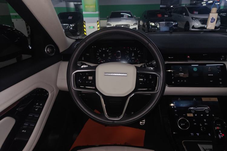 Used Land Rover Range Evoque 2022 Aurora L 249 PS R-Dynamic Luxury Edition Steering Wheel