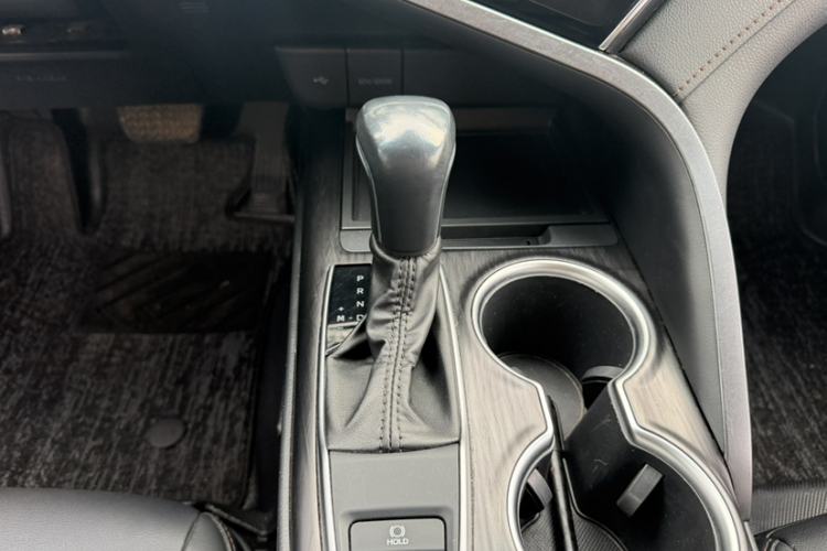 Used Toyota Camry 2021 2.0G Luxury Edition
