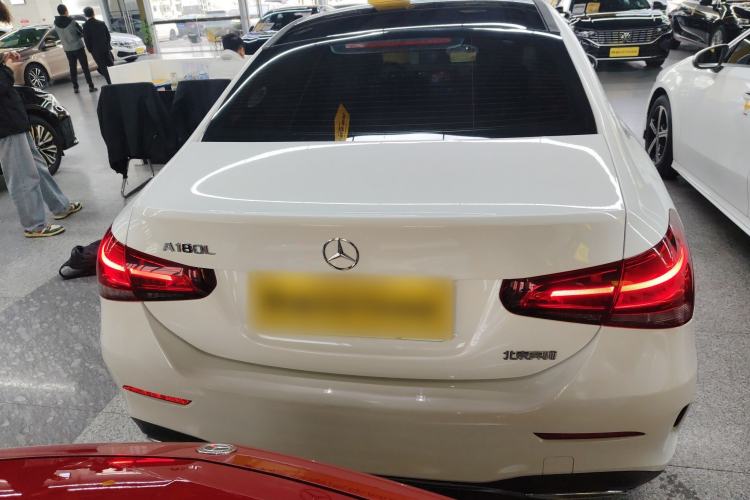 Used Mercedes-Benz A-Class 2020 Facelift A 180 L Sport Sedan Special Configuration
