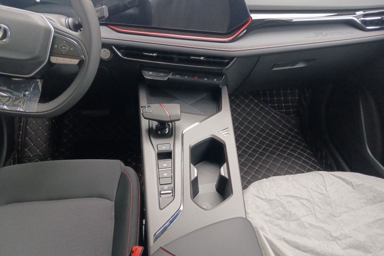 Used Changan X5 PLUS 2025 1.5T DCT High-Energy Version
