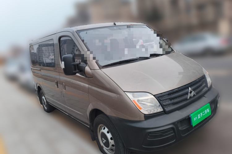 Used SAIC MAXUS Xintu V80 2014 2.5T Aotuntong Short Wheelbase Mid-Roof Model
