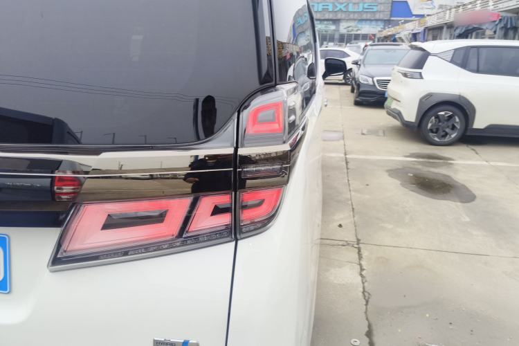 Used Toyota Vellfire 2023 Crown Dual-Engine 2.5L HV Luxury Edition Right Rear Taillight