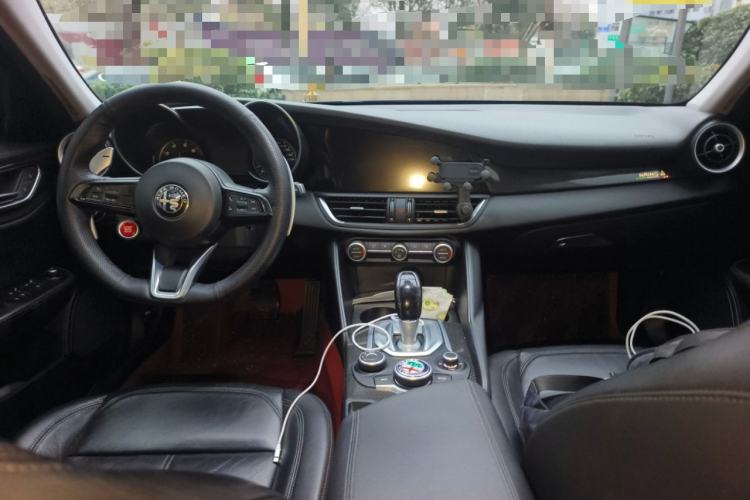 Used Alfa Romeo Giulia 2017 2.0T 280HP Luxury Edition
