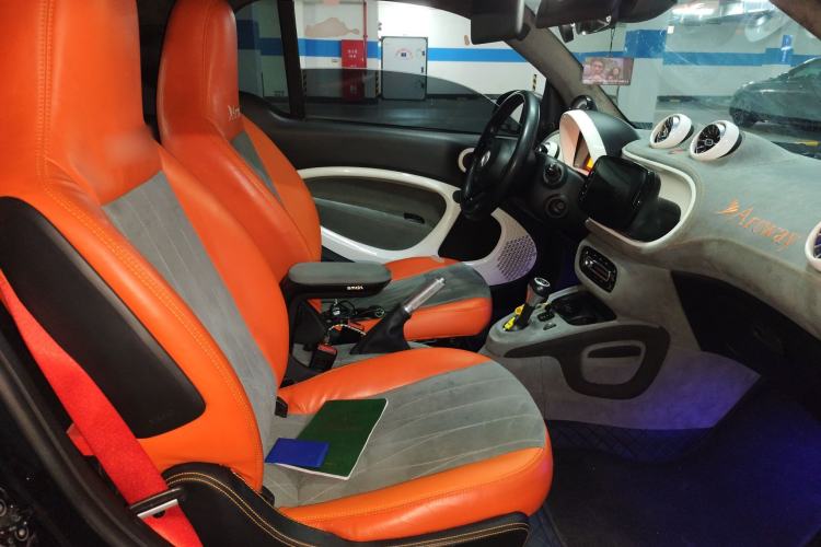 Used smart fortwo 2015 1.0L 52 kW hardtop Dynamic version
