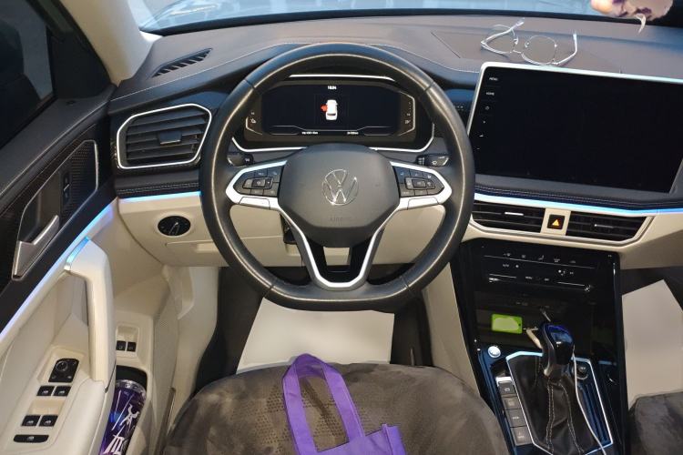 Used Volkswagen Tayron GTE Plug-in Hybrid 2023 280TSI Luxury Plus Advanced Edition Steering Wheel