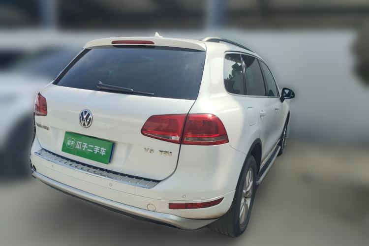 Used Volkswagen Touareg 2011 3.0 TSI High-End Version Rear Right 45 Deg