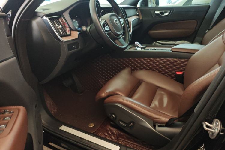 Used Volvo XC60 2024 B5 4x4 Smart Luxury Edition