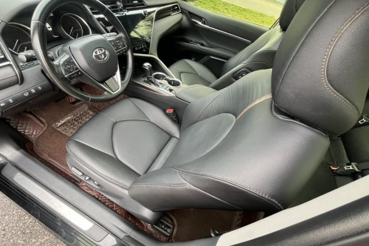 Used Toyota Camry 2019 Revised Version 2.0G Luxury Edition Interior 4