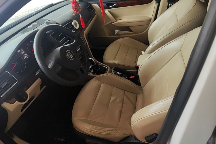 Used Volkswagen Lavida 2014 1.6L Automatic Sport Edition Left Front Seat