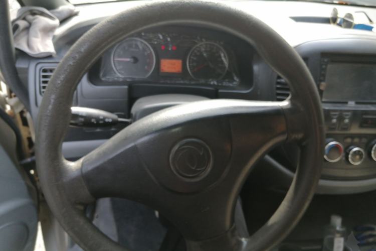 Used FORTHING Lingzhi 2013 M3 1.6L 7-Seater Comfort Model Steering Wheel