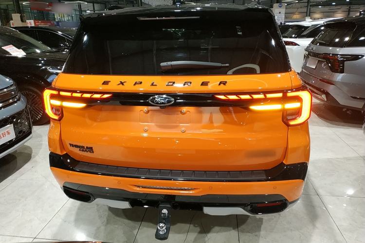 Used Ford Explorer 2024 2.3T EcoBoost Kunlun Peak Edition 7-Seater
