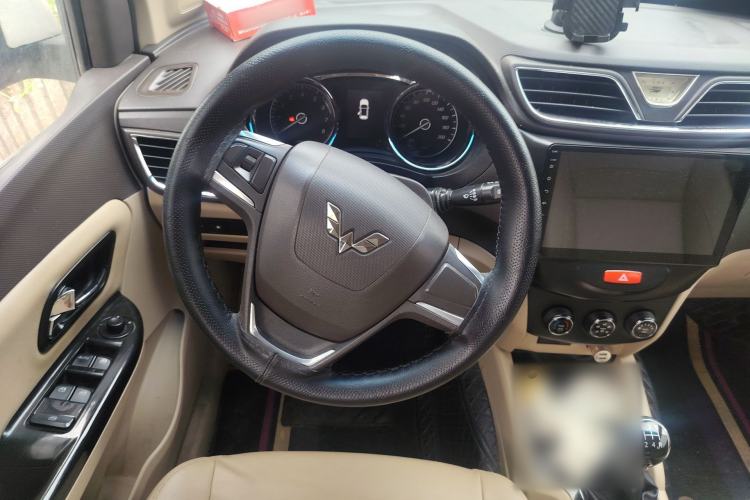 Used Wuling Hongguang 2015 1.5L S1 Comfort China V Standard Steering Wheel