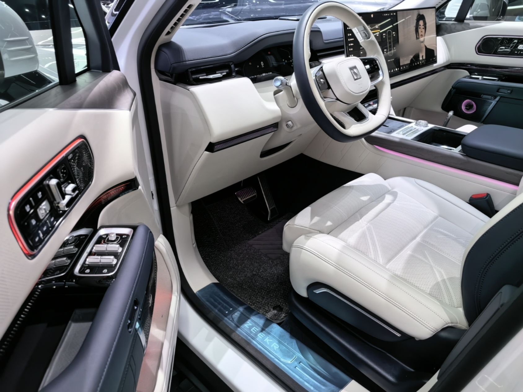 Zeekr 9X 2025 Hyper Edition 70kWh — снимка 18