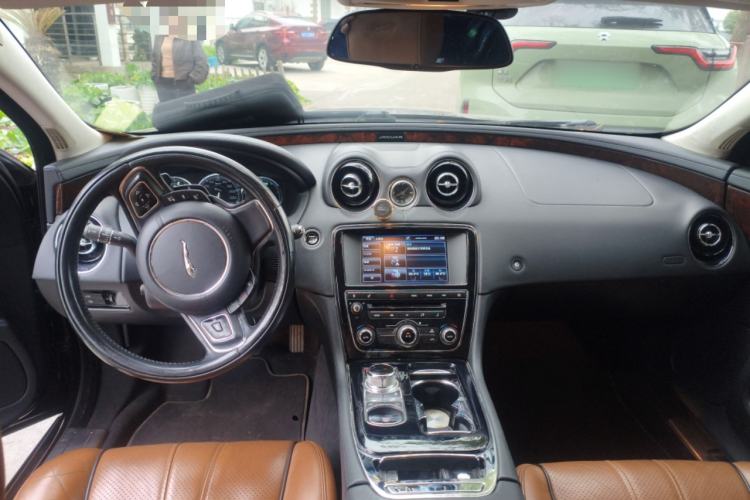 Used Jaguar XJ 2014 XJL 2.0T Two-Wheel Drive Panoramic Business Edition
