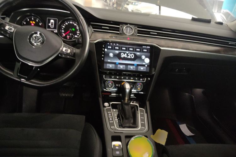 Used Volkswagen Magotan 2017 330TSI DSG Luxury Model
