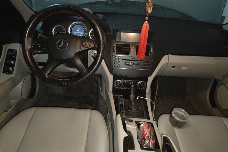 Used Mercedes-Benz C-Class 2010 C 180K Classic model