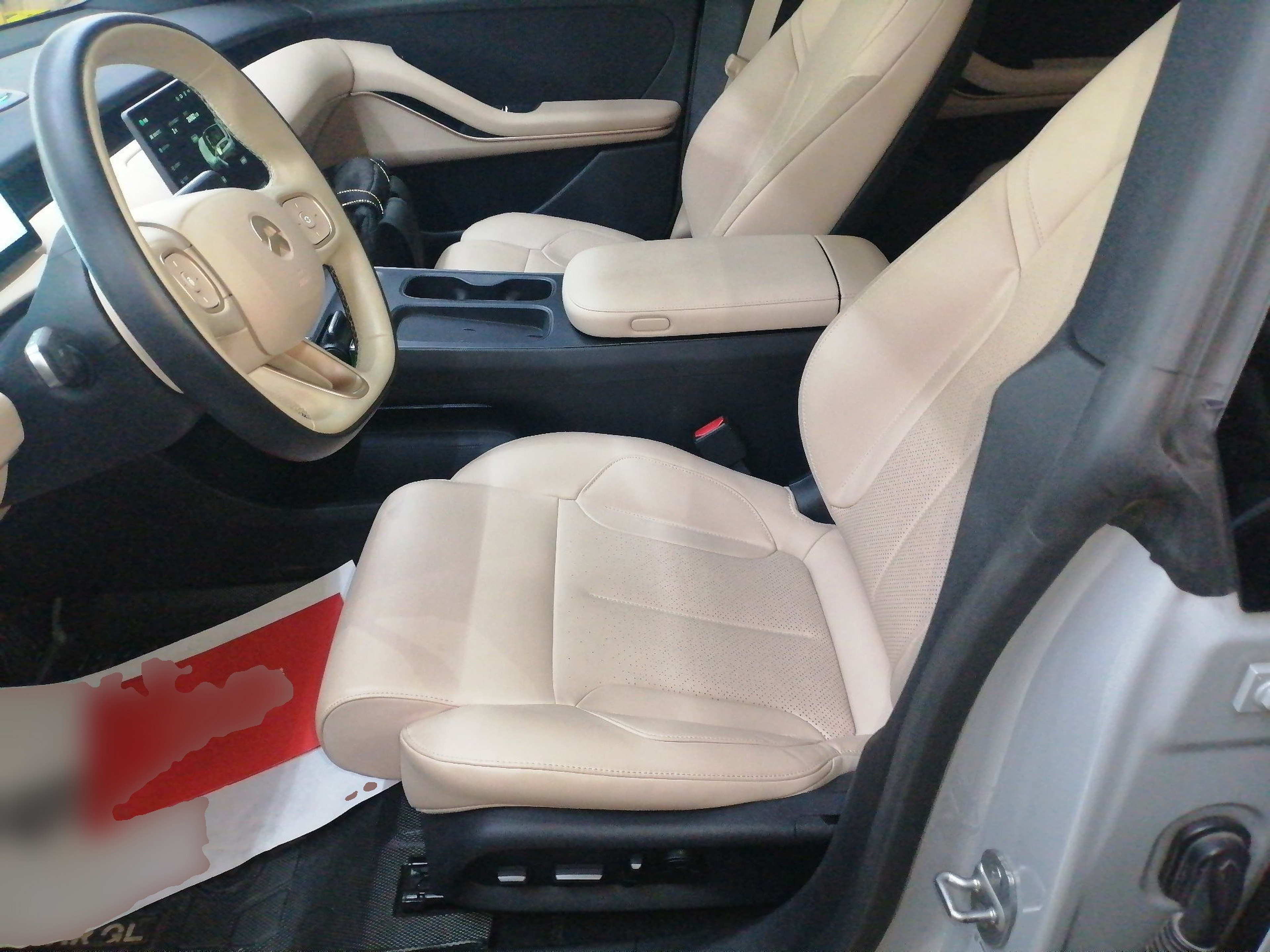 Переднее сиденье в автомобиле