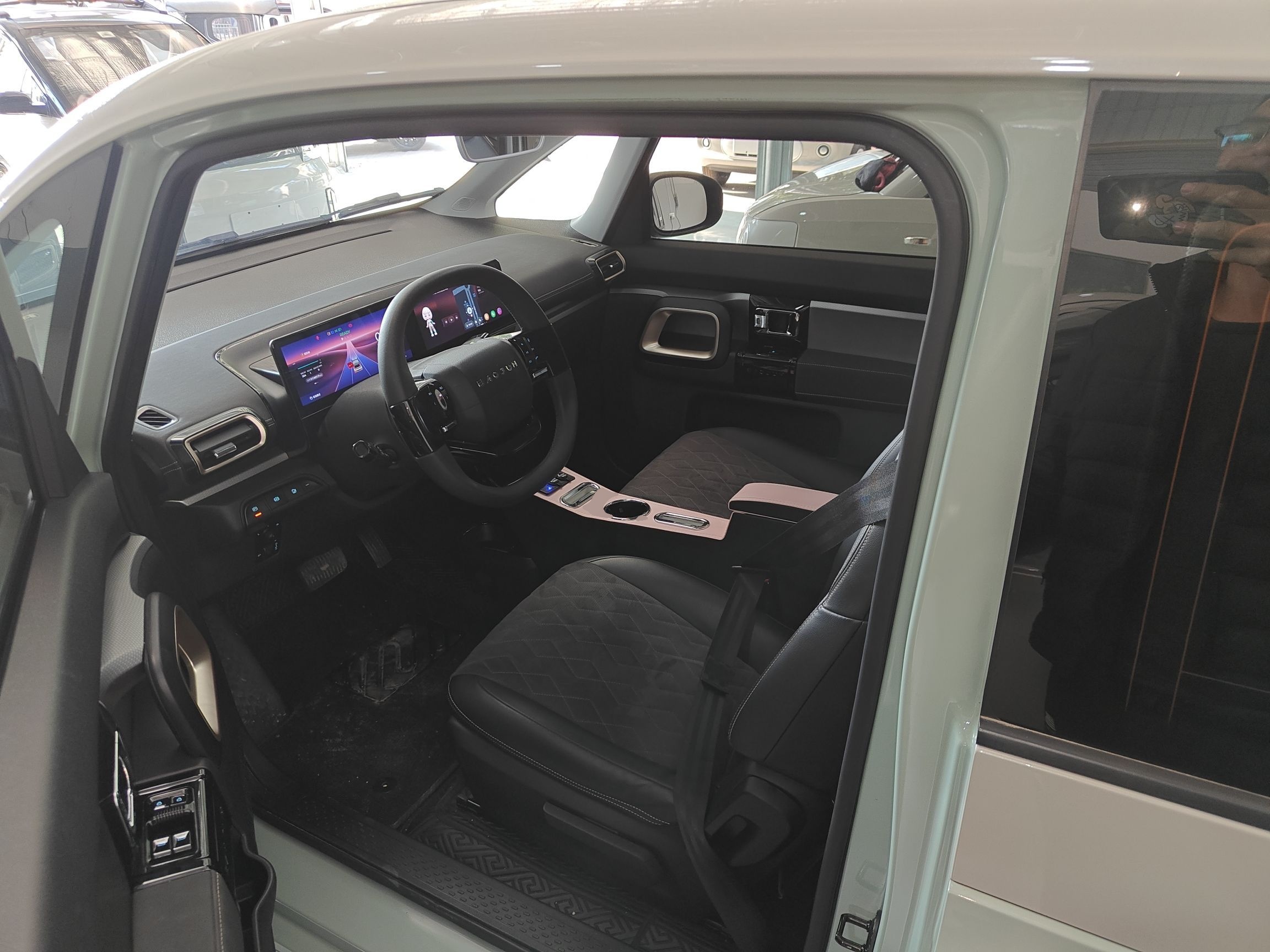 المقاعد الأمامية داخل السيارة