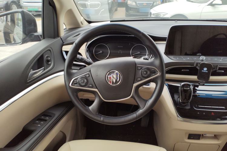 Used Buick GL8 2023 Facelifted Land Cruiser Executive Luxury Version Steering Wheel
