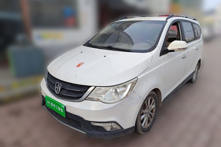 Used Baojun 730 2014 1.5L manual Comfort version 7 seats