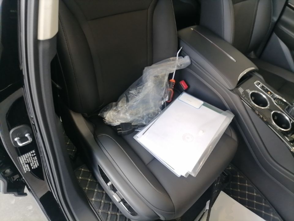 Hongqi HS3 PHEV 2025 Model 117km Jingwei Edition — снимка 19